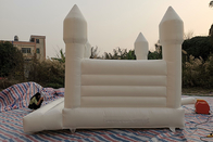 قلعة زفاف بيضاء قابلة للنفخ 13 قدمًا × 11.5 قدمًا × 10 قدمًا في الهواء الطلق للقلاع النطاطة للبالغين