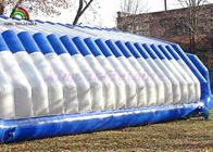 دائم PVC خيمة الحدث العملاق نفخ في الهواء الطلق أبيض / اللون الأزرق