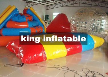 مدهش الأصفر / الأزرق PVC نفخ ألعاب الماء للألعاب المائية في الهواء الطلق