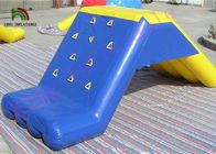 مصغرة PVC الأصفر / الأزرق ضربة المياه التسلق &amp;amp; لعبة الشريحة للعب مضحك في الماء