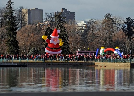 مقاومة للحريق 210D نايلون عيد الميلاد عطلة نفخ سانتا كلوز
